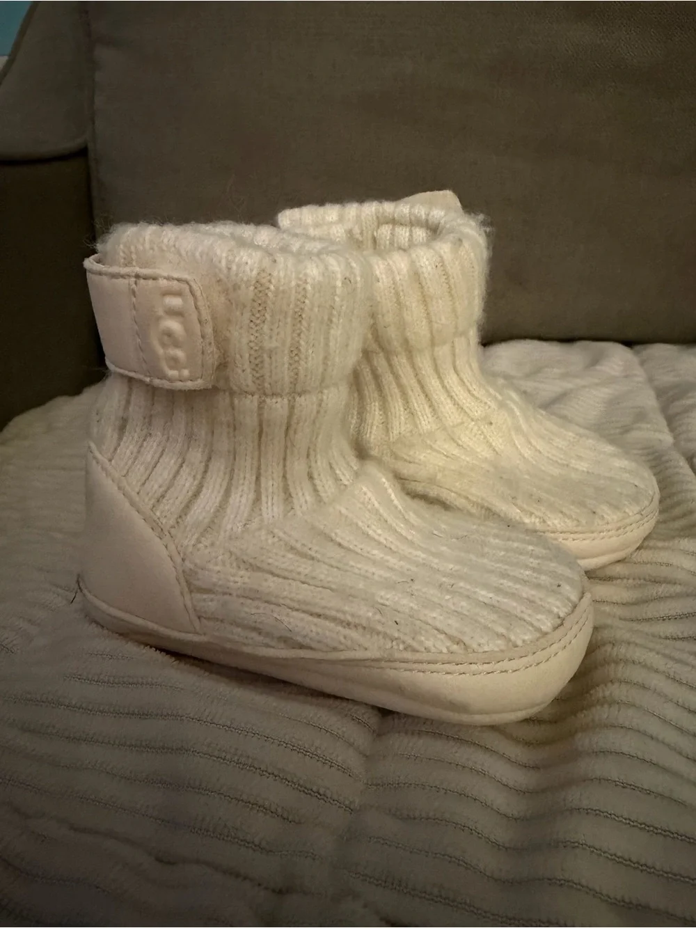 UGG Kids Cream Ribbed Knit Booties with Strap